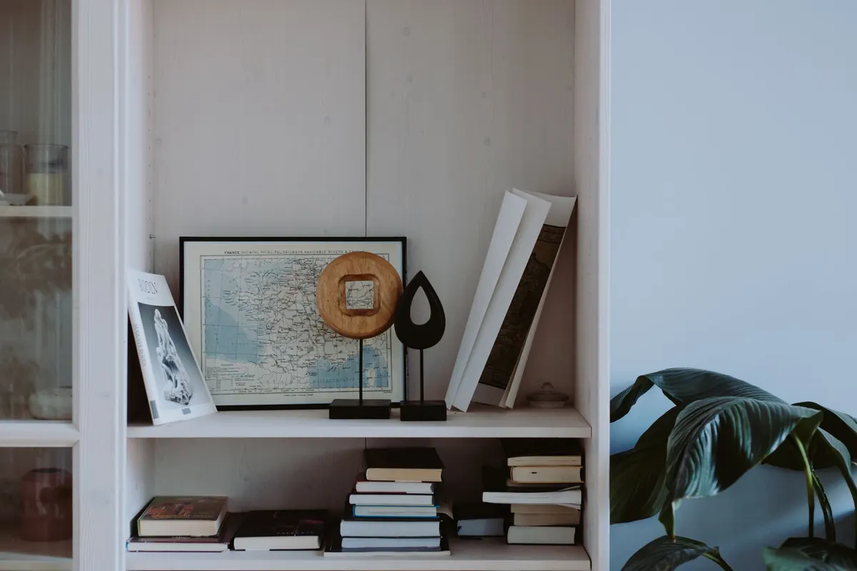 Six Bookcase Spacing Mistakes That Make Shelves Look Cluttered